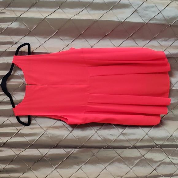 EUC- Vince Camuto Pleated Back Poly Chiffon Sleeveless Tunic - Picture 5 of 7